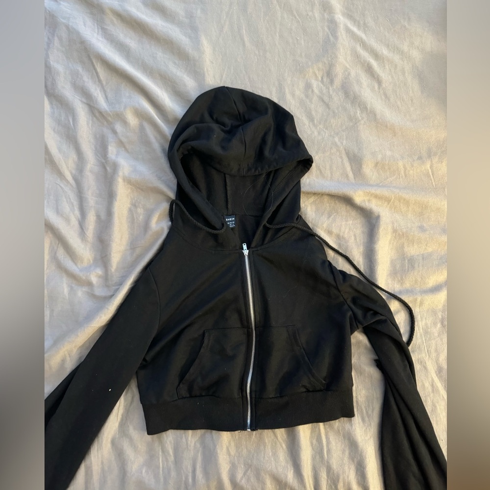 Black cropped zip up from Shein size small